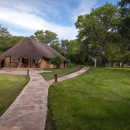 Tuli Safari Lodge Lentswelemoriti Exterior photo